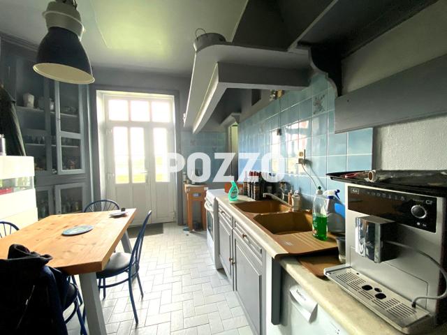 Maison 10 pièces 250 m²
