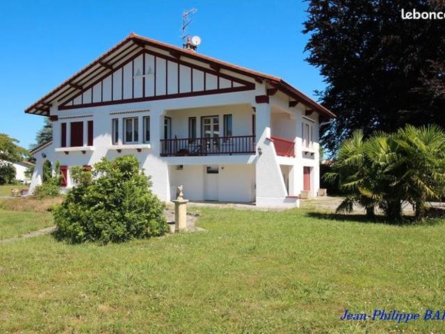 Maison 10 pièces 250 m²