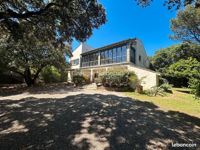 Maison 10 pièces 250 m²