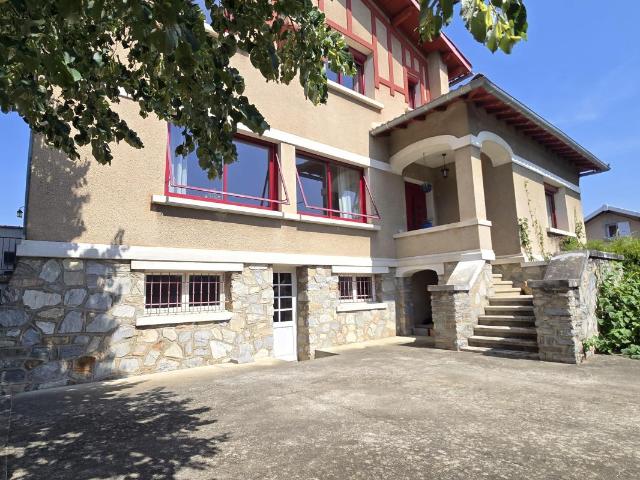 Maison 10 pièces 250 m²