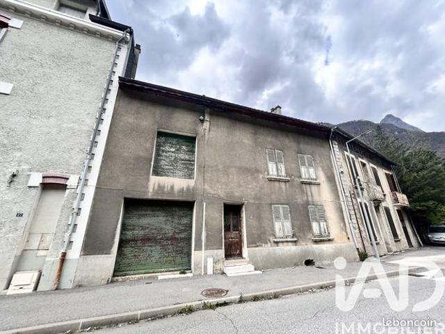 Maison 10 pièces 250 m²