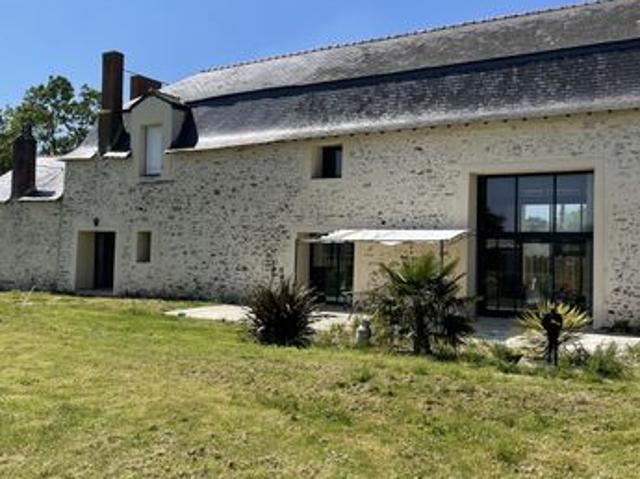 Maison 10 pièces 252 m²