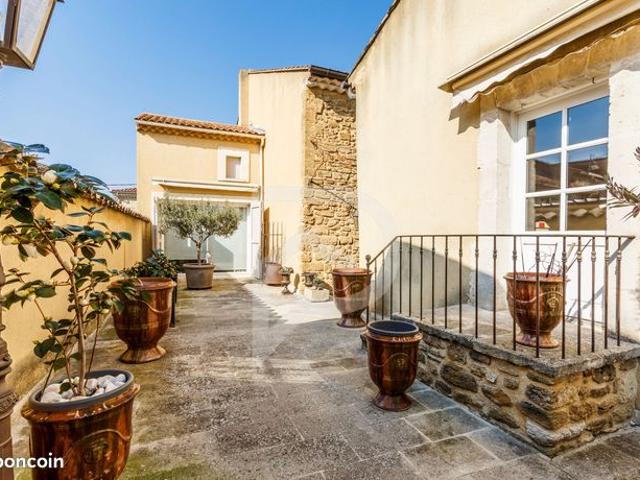 Maison 10 pièces 252 m²