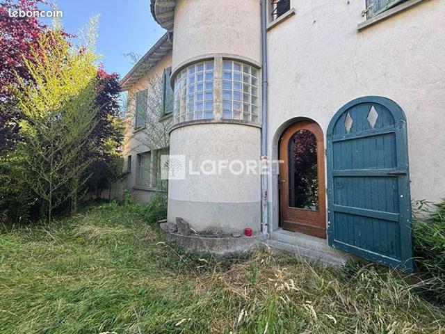 Maison 10 pièces 257 m²