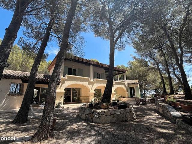 Villa 10 pièces 257 m²