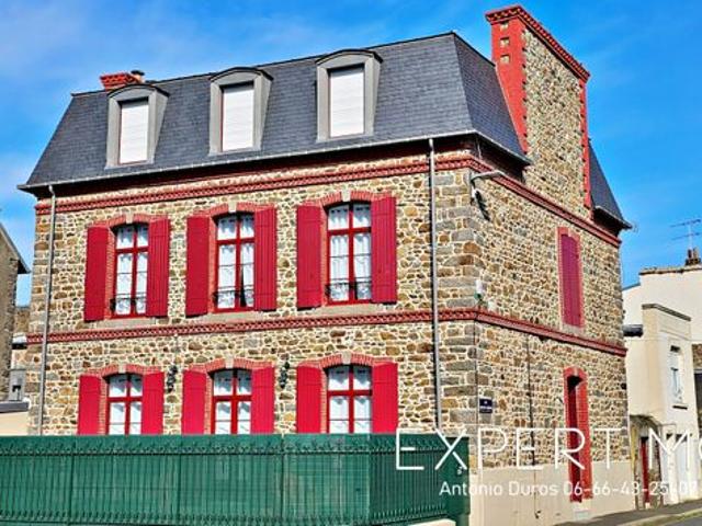 Maison 10 pièces 254 m²
