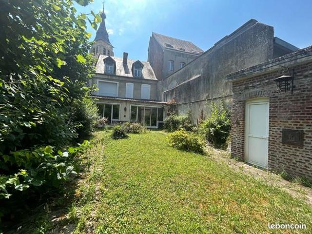 Maison 10 pièces 254 m²