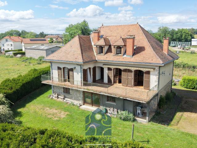 Maison 10 pièces 254 m²