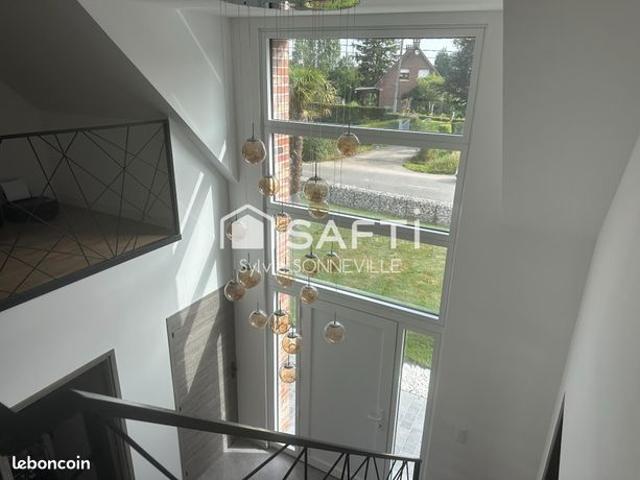 Maison 10 pièces 255 m²