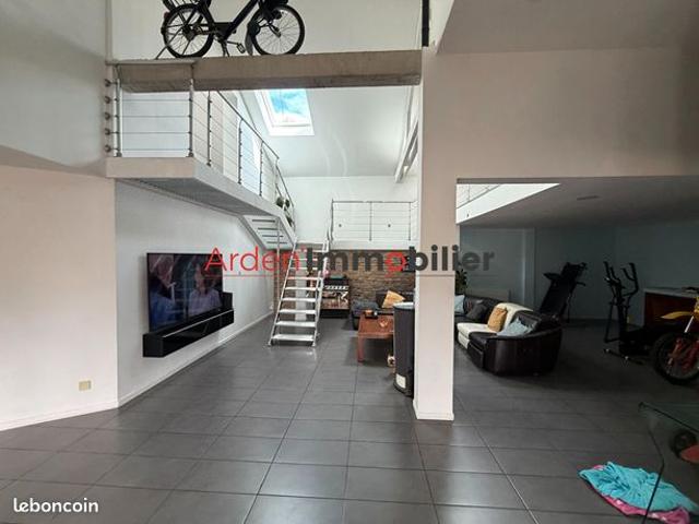 Maison 10 pièces 255 m²