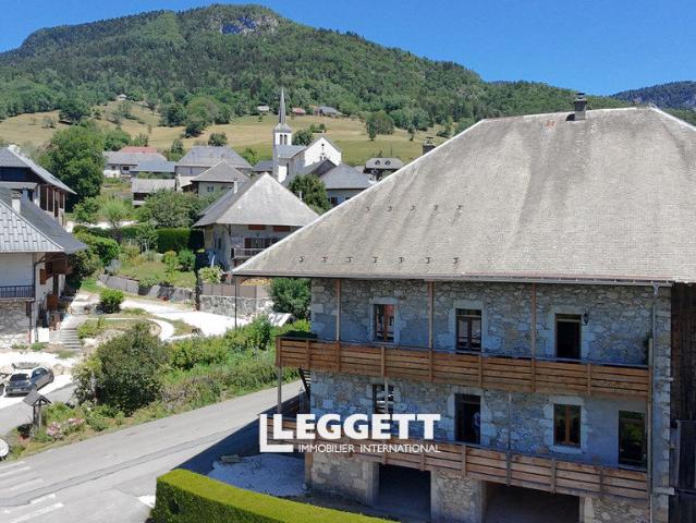 Maison 10 pièces 255 m²