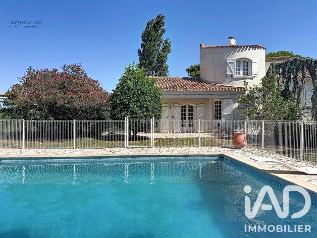 Maison 10 pièces 255 m²