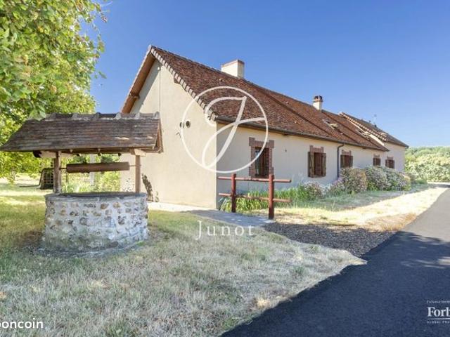 Maison 10 pièces 256 m²