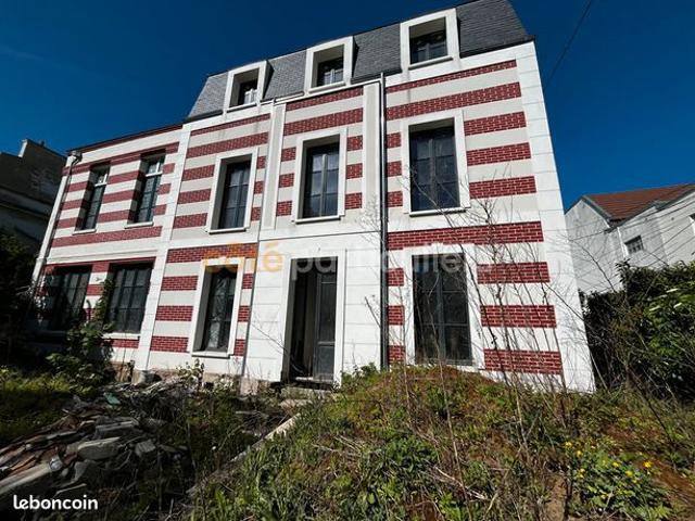 Maison 10 pièces 258 m²