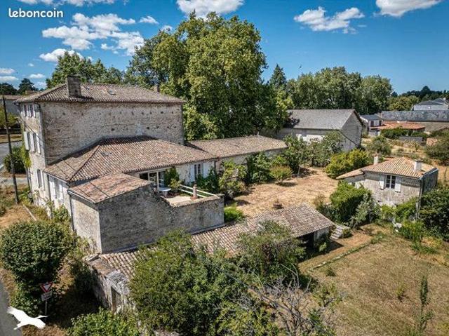 Maison 10 pièces 258 m²