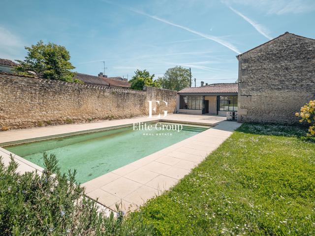 Maison 10 pièces 258 m²