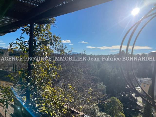 Maison 10 pièces 258 m²
