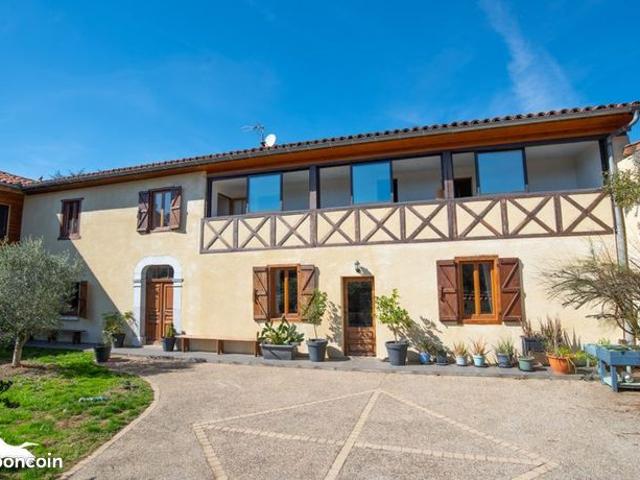 Maison 10 pièces 259 m²