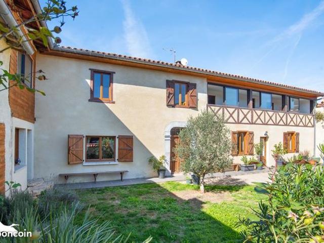 Maison 10 pièces 259 m²