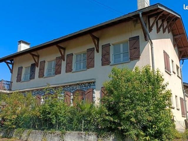 Maison 10 pièces 263 m²
