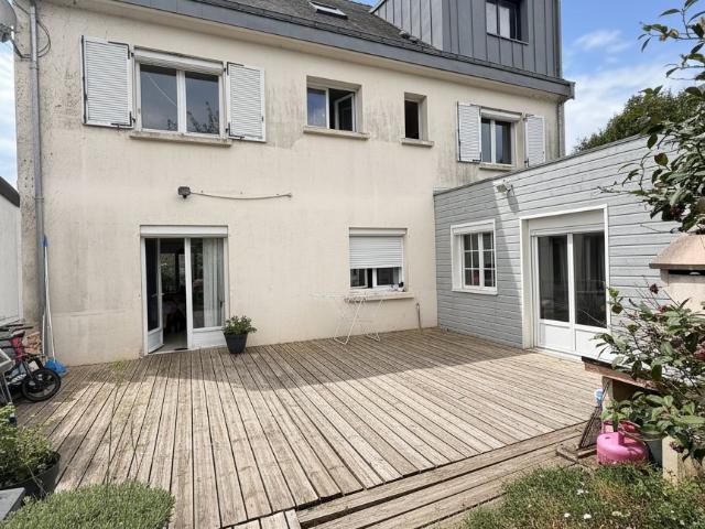 Maison 10 pièces 263 m²