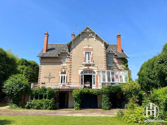 Maison 10 pièces 263 m²