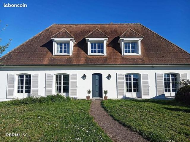 Maison 10 pièces 263 m²