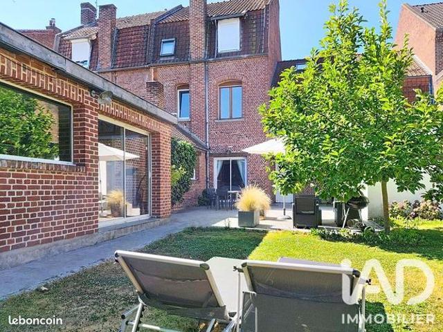 Maison 10 pièces 263 m²