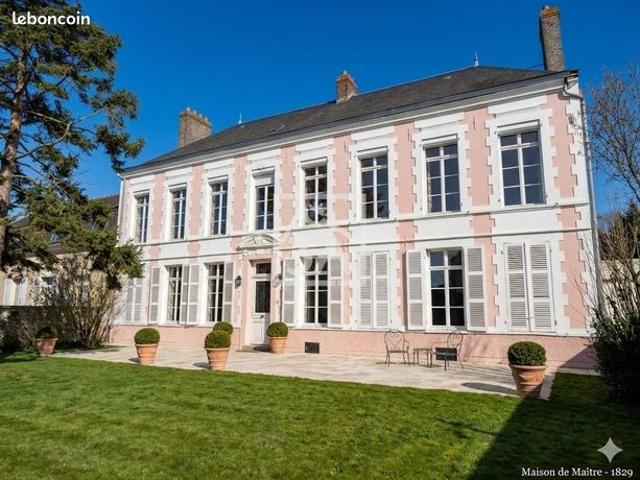 Maison 10 pièces 263 m²