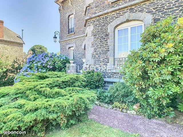 Maison 10 pièces 260 m²