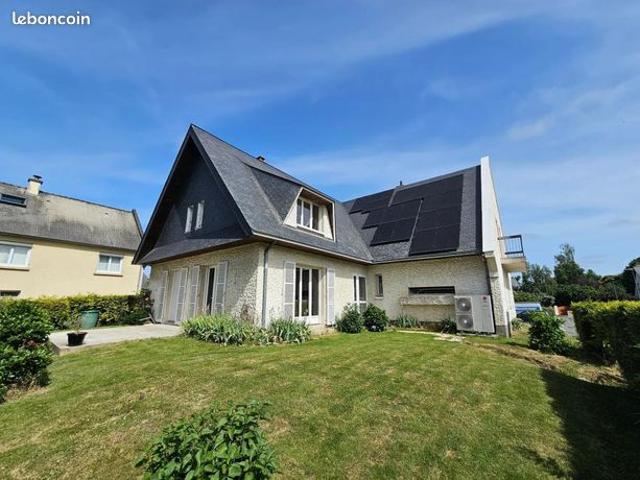 Maison 10 pièces 260 m²