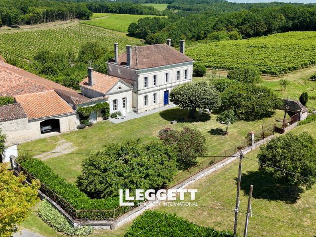Maison 10 pièces 260 m²