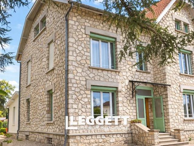 Maison 10 pièces 260 m²