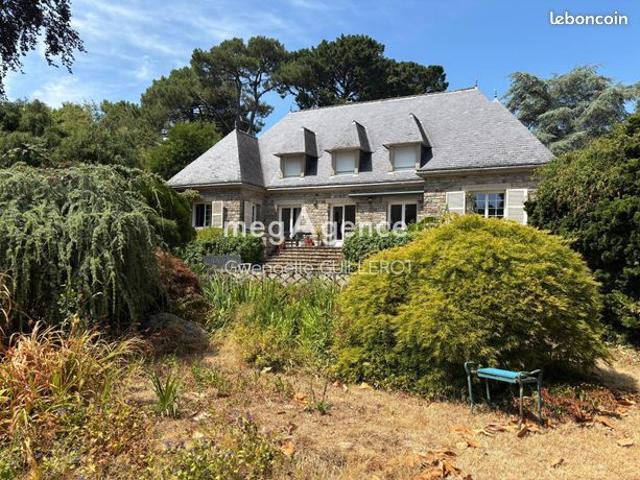 Maison 10 pièces 260 m²