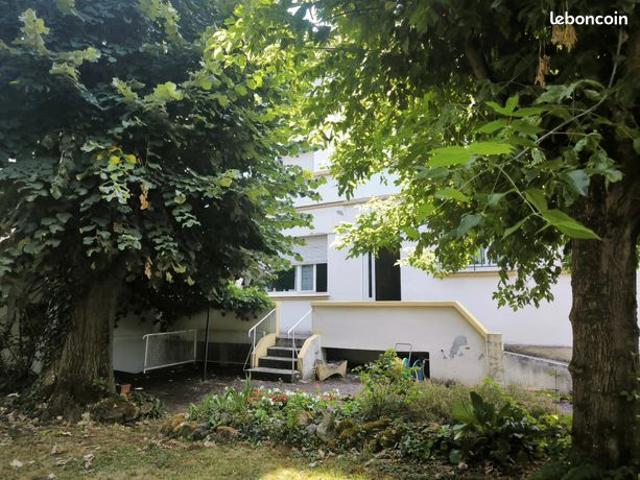 Maison 10 pièces 260 m²