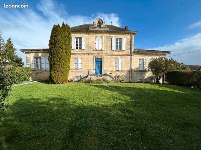 Maison 10 pièces 260 m²