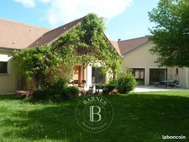 Maison 10 pièces 260 m²