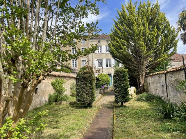 Maison 10 pièces 260 m²