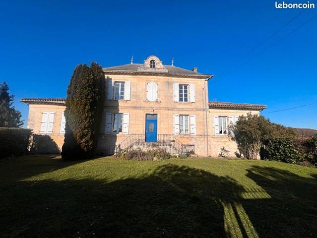 Maison 10 pièces 260 m²
