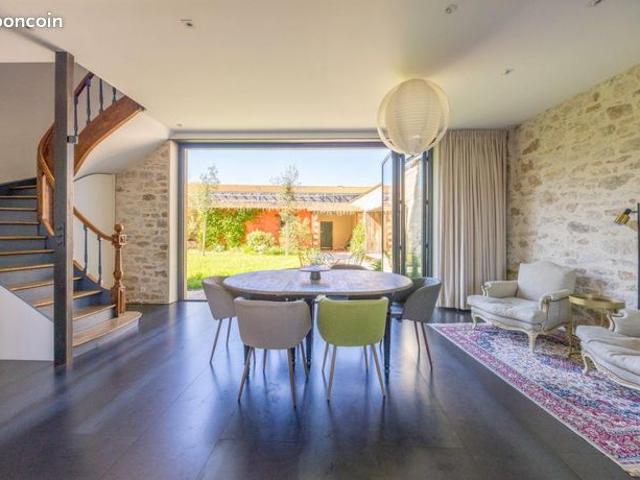 Maison 10 pièces 260 m²