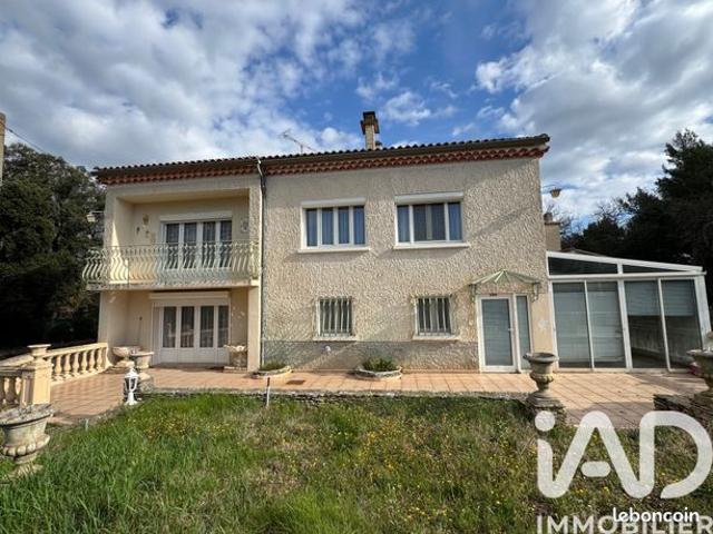 Maison 10 pièces 260 m²