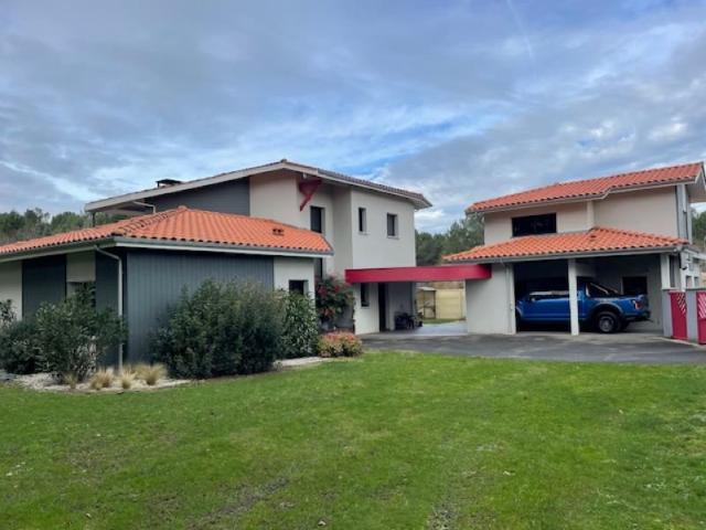 Maison 10 pièces 260 m²