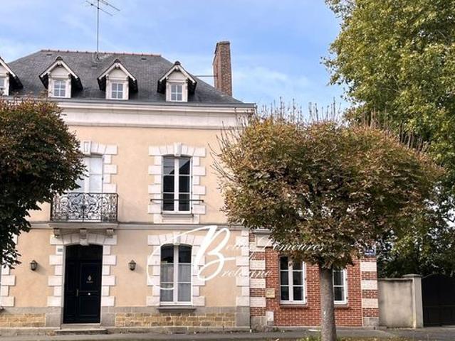Maison 10 pièces 260 m²