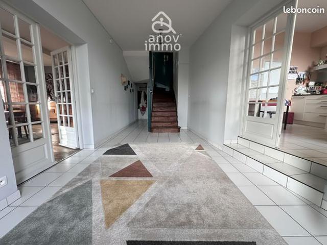 Maison 10 pièces 260 m²