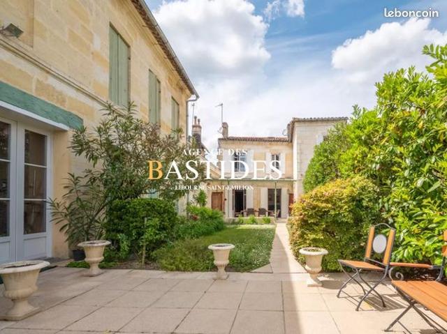 Maison 10 pièces 262 m²
