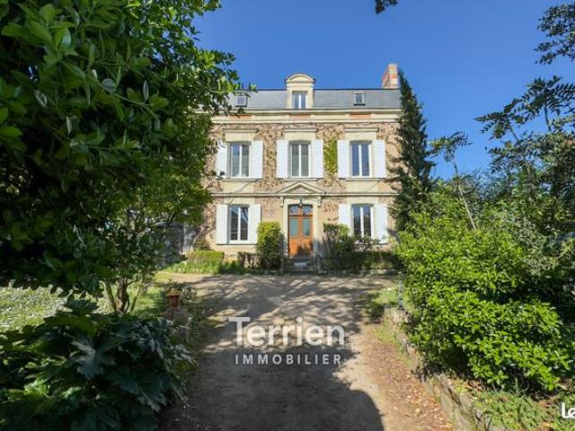 Maison 10 pièces 267 m²