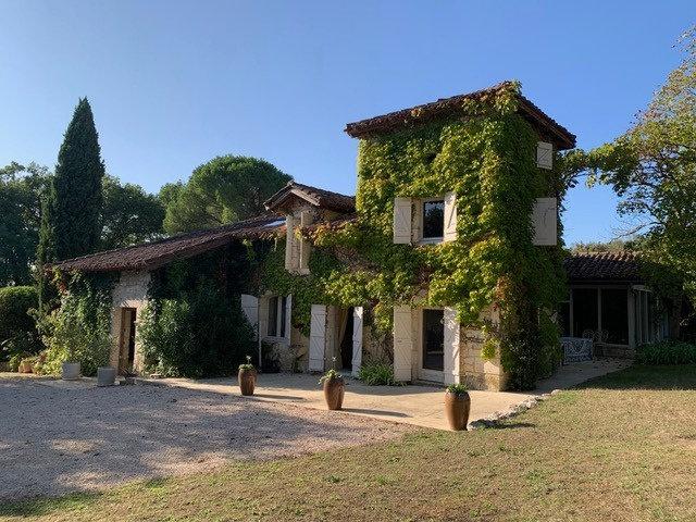 Maison 10 pièces 267 m²