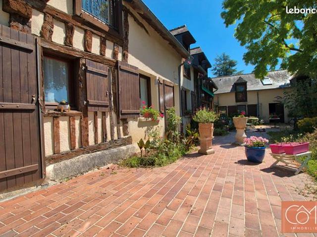 Maison 10 pièces 264 m²