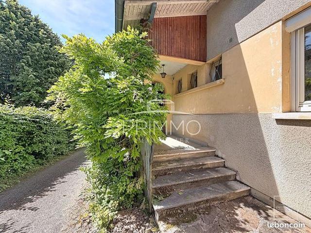 Maison 10 pièces 264 m²