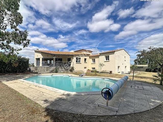 Maison 10 pièces 264 m²